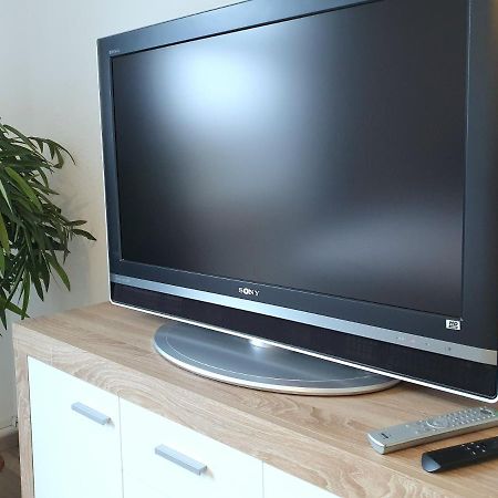 Moderne Wohlfuehloase Zentral In Seenaehe - Pillow Menu, 2 Stk 55" Smart Tvs, Netflix, Disneyplus Uvm Ветер Екстериор снимка